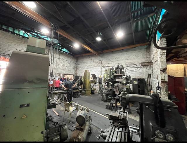 1,400M² WORKSHOP FOR SALE IN VULCANIA
